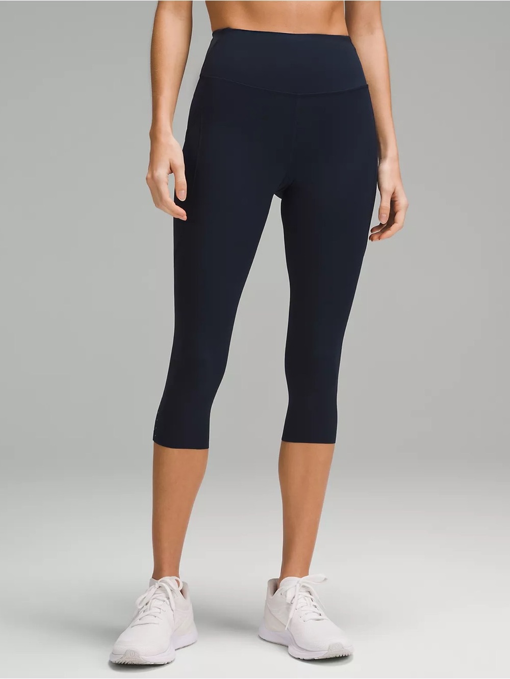 90 Degree by Reflex Capri Leggings – Women’s Size Small – Navy – Like New